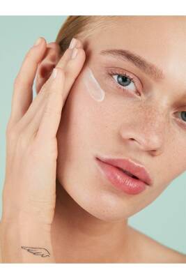 Darphin Olgunlaşma İlk Belirtiler Göz Kremi-Ideal Resource Restorative Bright Eye Cream 15 ml 882381098438 - 4