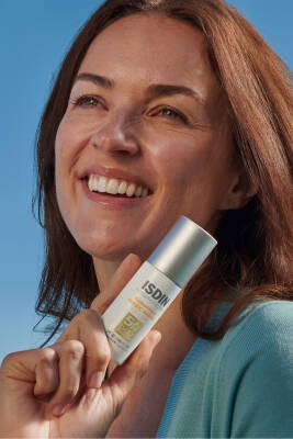 ISDIN Fotoprotector Fusion Water Magic Repair Color Spf 50 50 ml Onarıcı Renkli Yüz Güneş Kremi - 6